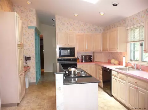 86 Devon Rd, Delmar, NY 12054 photo 13
