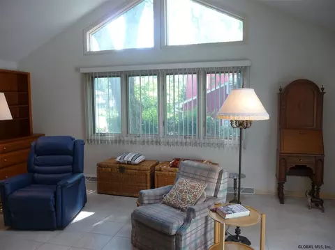 86 Devon Rd, Delmar, NY 12054 photo 8