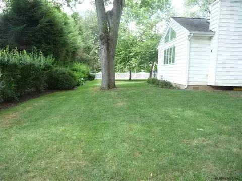 86 Devon Rd, Delmar, NY 12054 photo 23