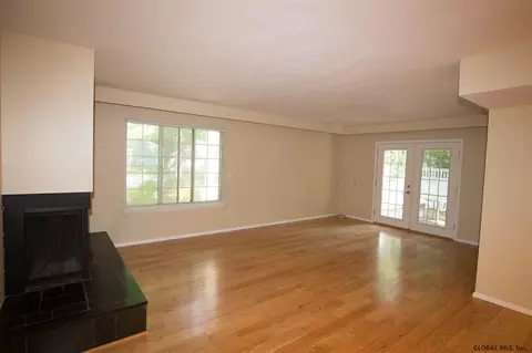 20 Willow Dr, Delmar, NY 12054 photo 8