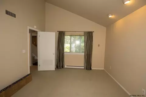 20 Willow Dr, Delmar, NY 12054 photo 17