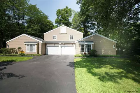 20 Willow Dr, Delmar, NY 12054 photo 3