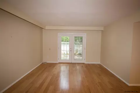 20 Willow Dr, Delmar, NY 12054 photo 9