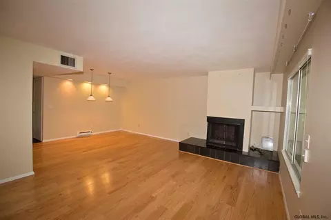 20 Willow Dr, Delmar, NY 12054 photo 7