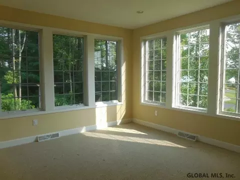 11 Summit Trl, Mechanicville, NY 12118 photo 10
