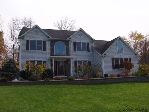 2 Keystone Ter, Clifton Park, NY 12065 photo 1