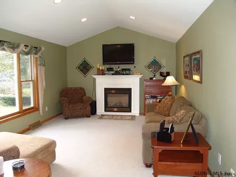 2 Keystone Ter, Clifton Park, NY 12065 photo 7