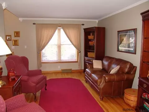 2 Keystone Ter, Clifton Park, NY 12065 photo 3