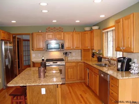 2 Keystone Ter, Clifton Park, NY 12065 photo 5