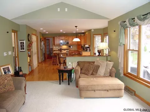 2 Keystone Ter, Clifton Park, NY 12065 photo 8