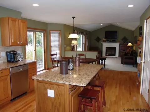 2 Keystone Ter, Clifton Park, NY 12065 photo 6