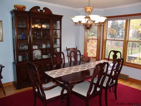 2 Keystone Ter, Clifton Park, NY 12065 photo 4