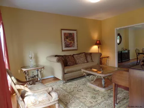 52 Staffords Xing, Slingerlands, NY 12159 photo 11