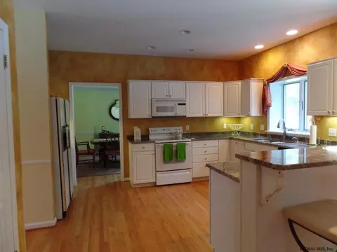 52 Staffords Xing, Slingerlands, NY 12159 photo 6