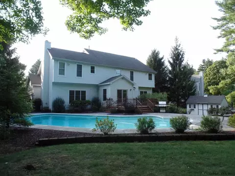 52 Staffords Xing, Slingerlands, NY 12159 photo 3