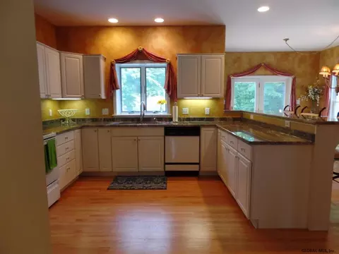 52 Staffords Xing, Slingerlands, NY 12159 photo 5