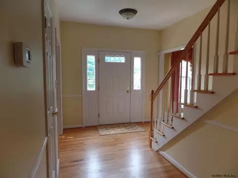 52 Staffords Xing, Slingerlands, NY 12159 photo 4