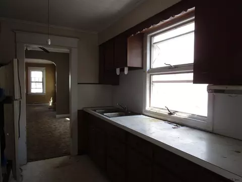 446 Arthur St, Schenectady, NY 12306 photo 9