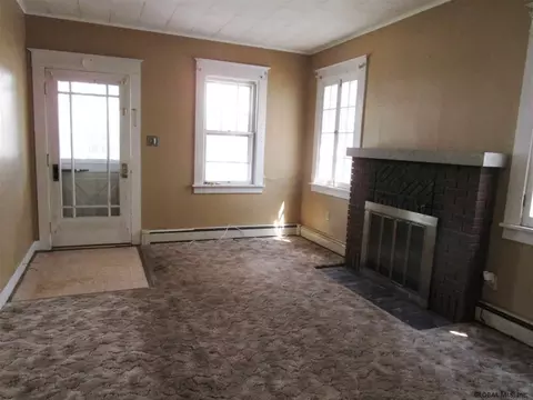 446 Arthur St, Schenectady, NY 12306 photo 5