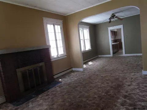 446 Arthur St, Schenectady, NY 12306 photo 6