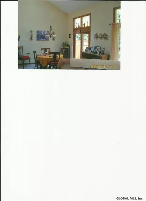 127 Garnett Ln, Slingerlands, NY 12159 photo 5