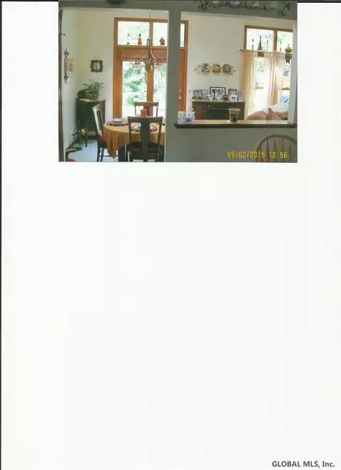 127 Garnett Ln, Slingerlands, NY 12159 photo 4