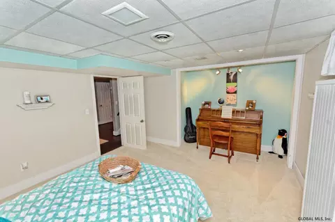 4 Captains Blvd, Waterford, NY 12188 photo 18