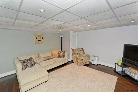 4 Captains Blvd, Waterford, NY 12188 photo 15