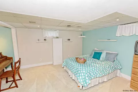 4 Captains Blvd, Waterford, NY 12188 photo 17
