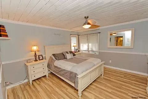 4 Captains Blvd, Waterford, NY 12188 photo 10