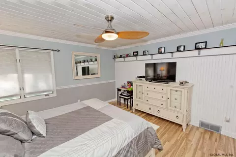 4 Captains Blvd, Waterford, NY 12188 photo 12