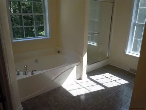 22 Forsten Dr, Delmar, NY 12054 photo 17