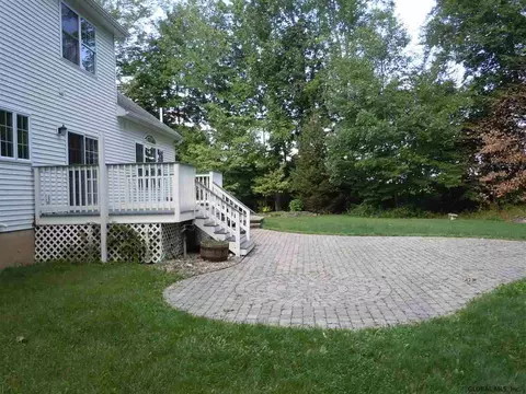 22 Forsten Dr, Delmar, NY 12054 photo 3