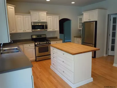 22 Forsten Dr, Delmar, NY 12054 photo 10