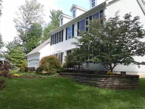 22 Forsten Dr, Delmar, NY 12054 photo 2
