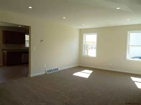 2011 Pyle Rd, Schenectady, NY 12303 photo 4