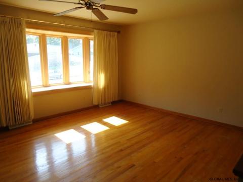 164 E Palmer Ave, Schenectady, NY 12303 photo 2