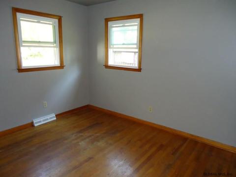 164 E Palmer Ave, Schenectady, NY 12303 photo 8