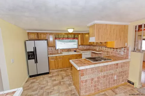 231 Vly Rd, Schenectady, NY 12309 photo 8