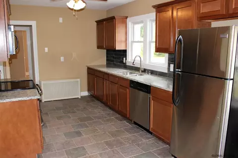 2100 Tower Ave, Schenectady, NY 12304 photo 8