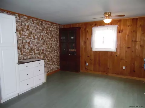33 Angle Rd, Halfmoon, NY 12118 photo 8