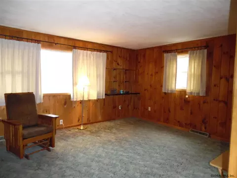 33 Angle Rd, Halfmoon, NY 12118 photo 9