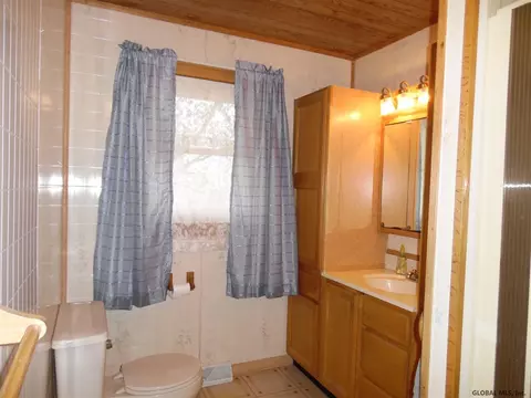 33 Angle Rd, Halfmoon, NY 12118 photo 11