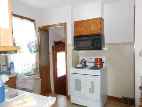 419 Anthony St, Schenectady, NY 12308 photo 4