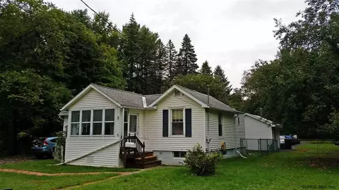 5 Bailey Ave, Delmar, NY 12054 photo 2
