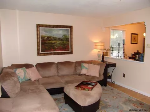 34 Cooks Ct, Waterford, NY 12188 photo 10