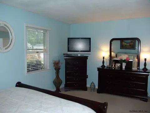 34 Cooks Ct, Waterford, NY 12188 photo 16