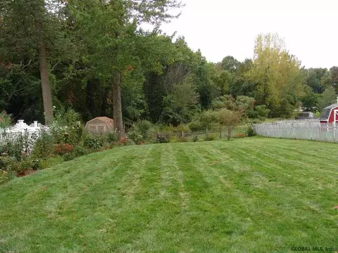 34 Cooks Ct, Waterford, NY 12188 photo 22