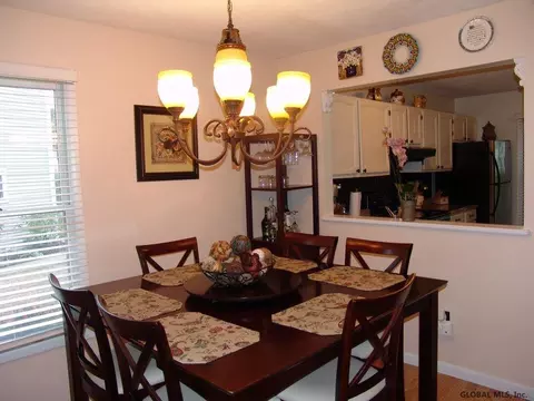 34 Cooks Ct, Waterford, NY 12188 photo 7