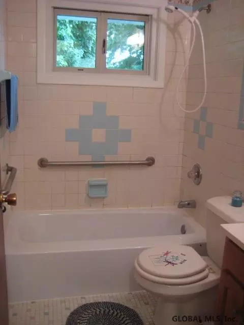 975 Burdeck St, Schenectady, NY 12306 photo 10